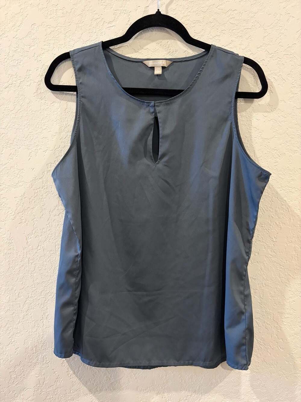 Banana Republic Petite Sleeveless Keyhole Tank Top in Slate Blue